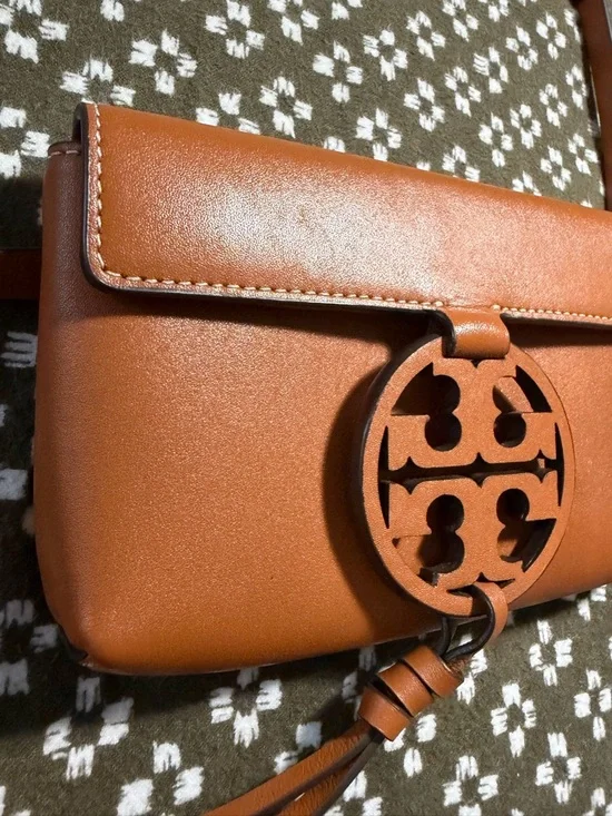 Leather Crossbody Bag in Cognac Brown - Picture 3 of 6